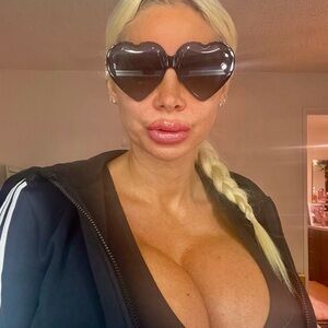 Gucci Heart Shape frames had scratches on lenses